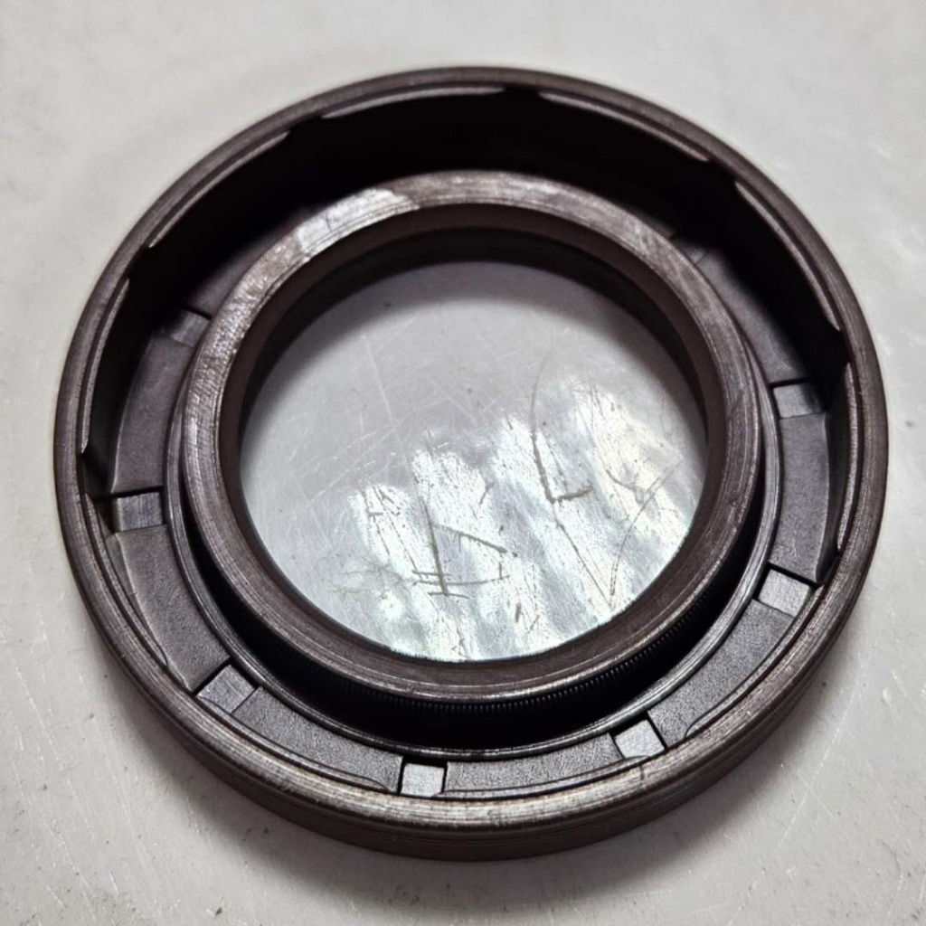 картинка Сальник 32x52x10 компрессора насоса подъема кузова HOWO от магазина Dulan.tj