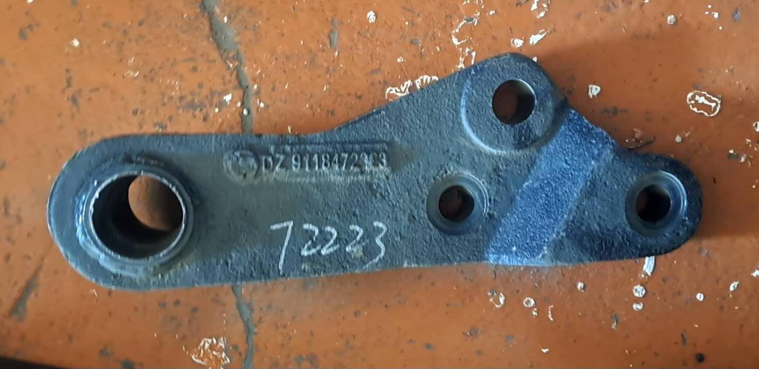 картинка Рычаг (сошка) рулевой задний SHACMAN F2000 F3000 DZ9118470223 от магазина Dulan.tj