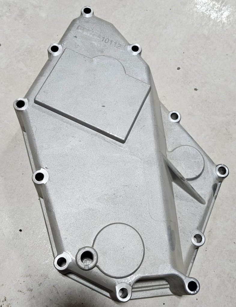 картинка Крышка теплообменника WD618 SHACMAN 61800010112 от магазина Dulan.tj