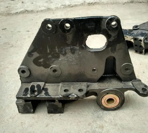 картинка Кронштейн передней рессоры задний левый Shacman F3000 DZ9114526271 от магазина Dulan.tj