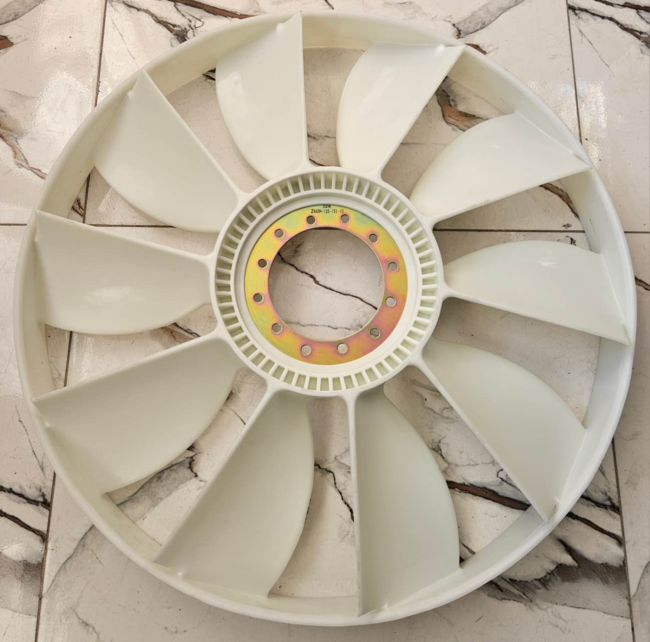 картинка Вентилятор охлаждения двигателя d=640мм HOWO VG2600060446 от магазина Dulan.tj