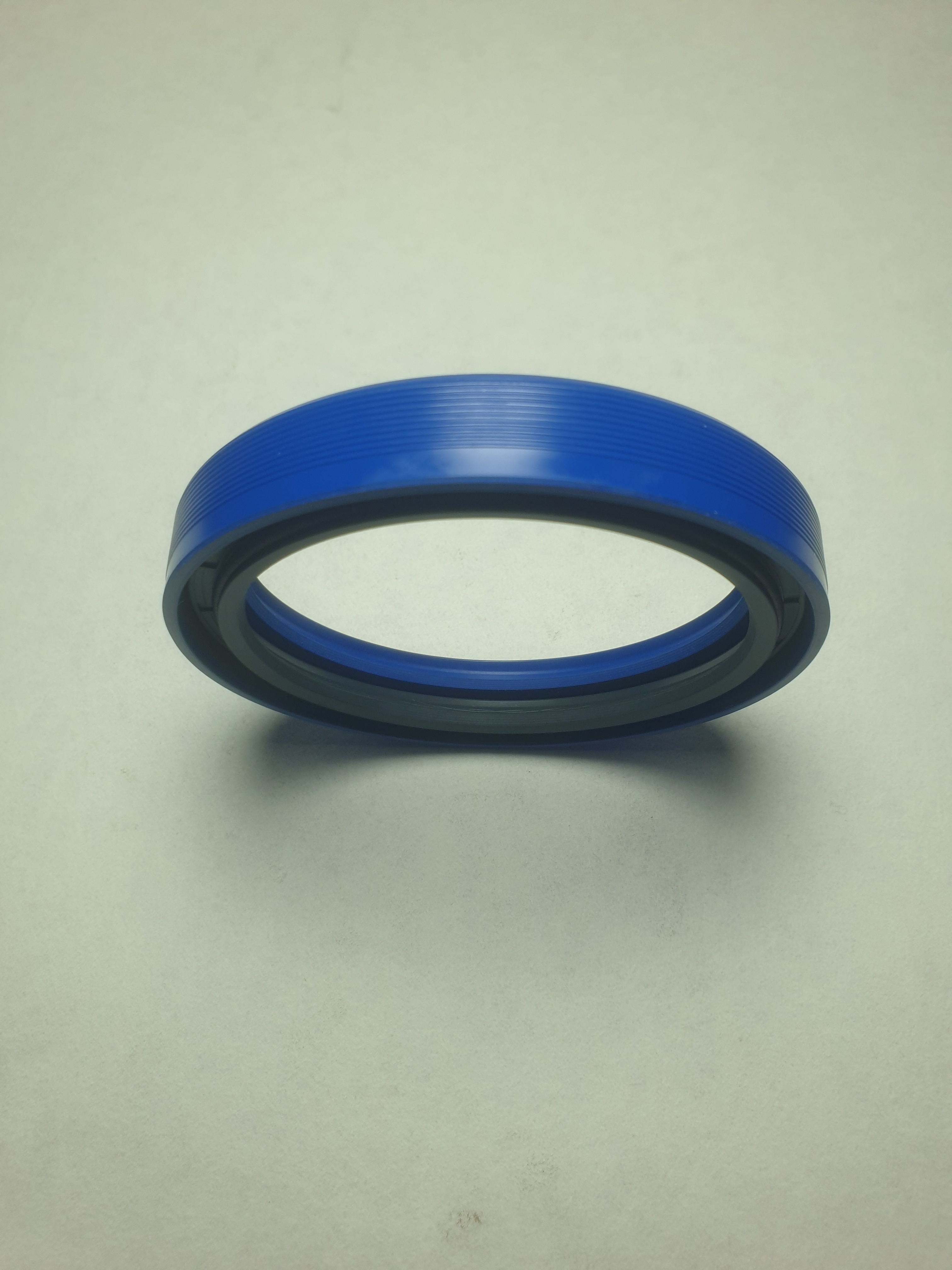 картинка Сальник 85*105*16 хвостовика редуктора AZ9112320184/AZ9112320030 от магазина Dulan.tj