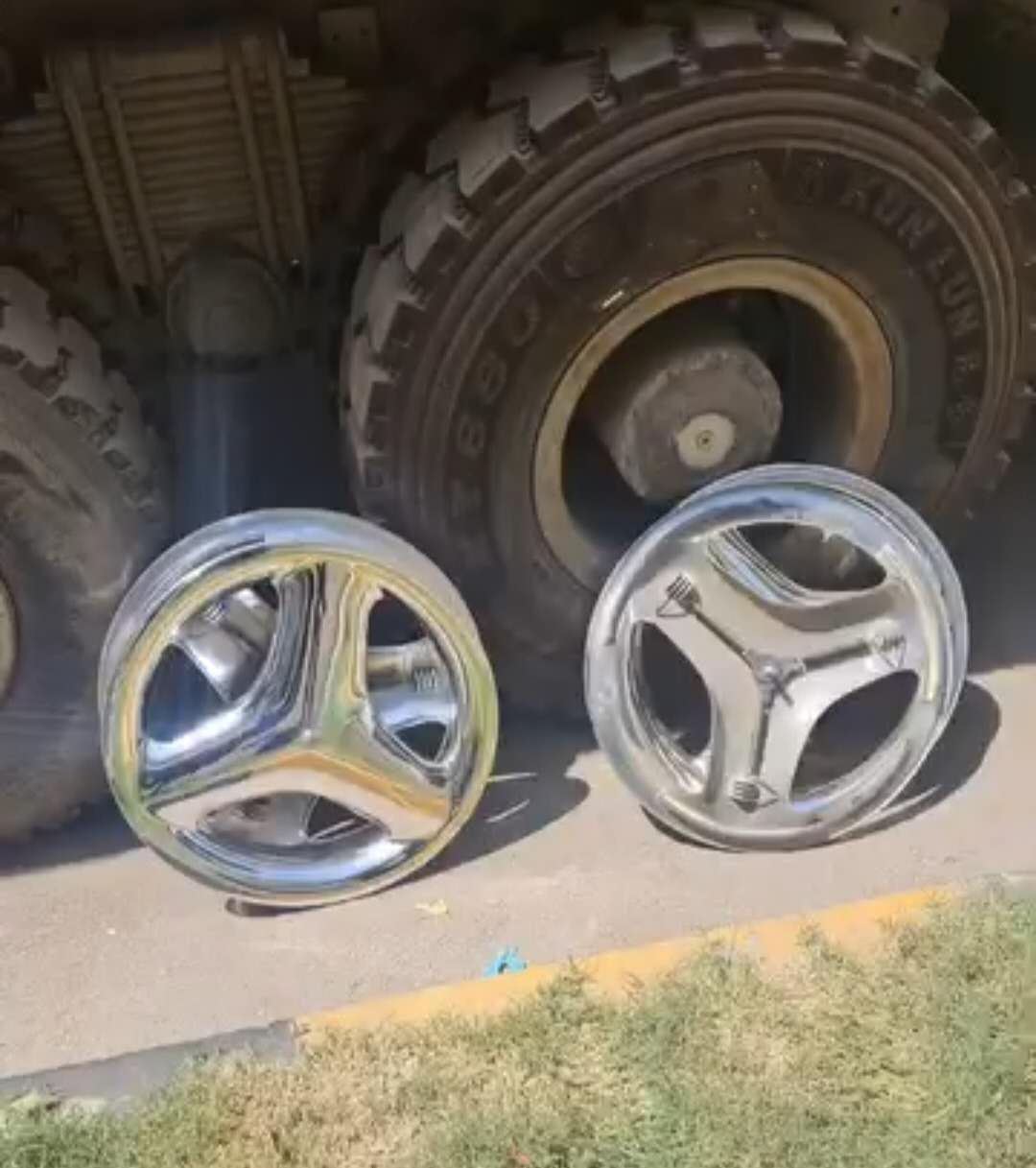 картинка Колпак колеса SHACMAN HOWO от магазина Dulan.tj