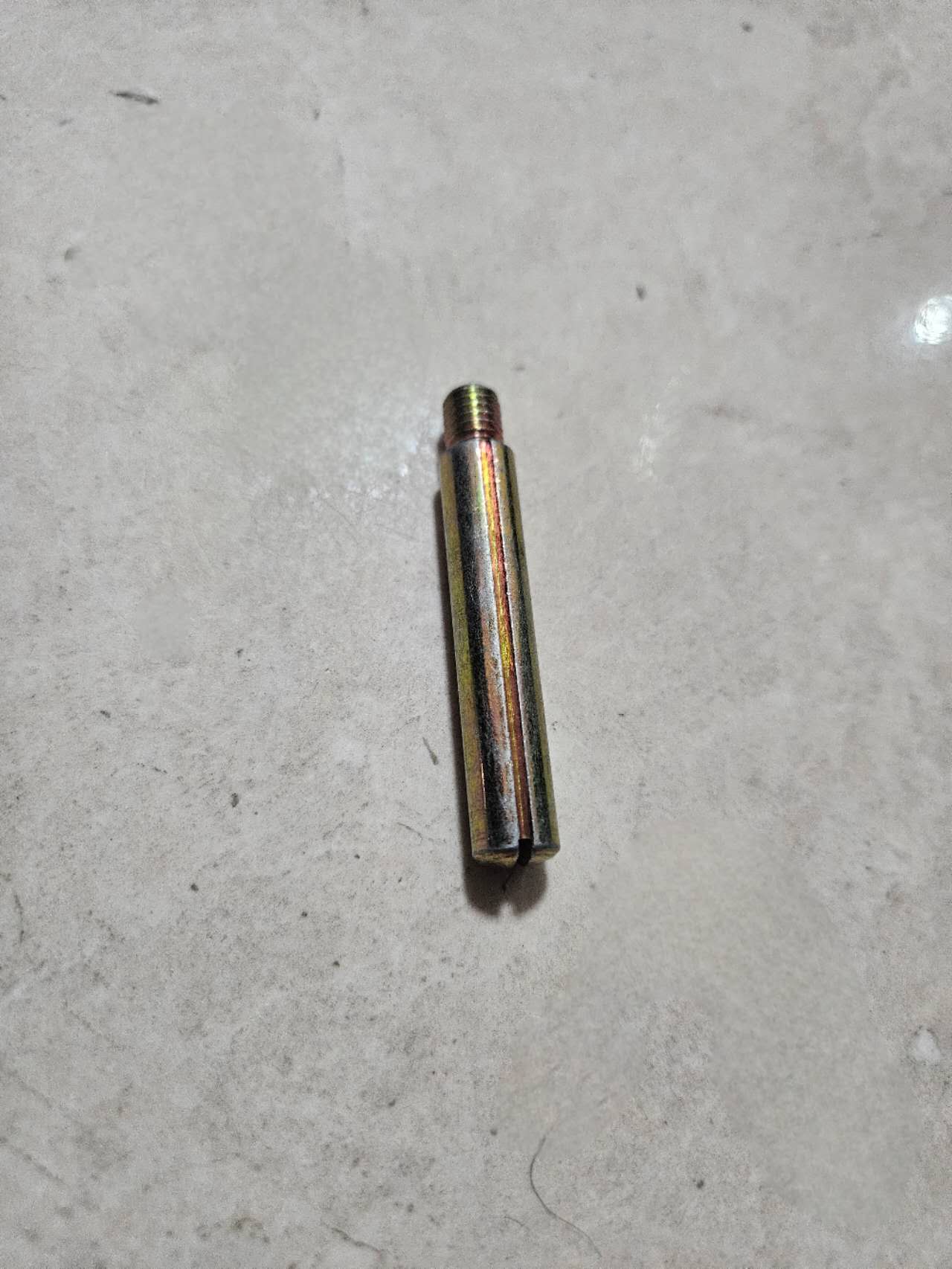 картинка Палец ручка капота SHACMAN F3000 Х3000 от магазина Dulan.tj