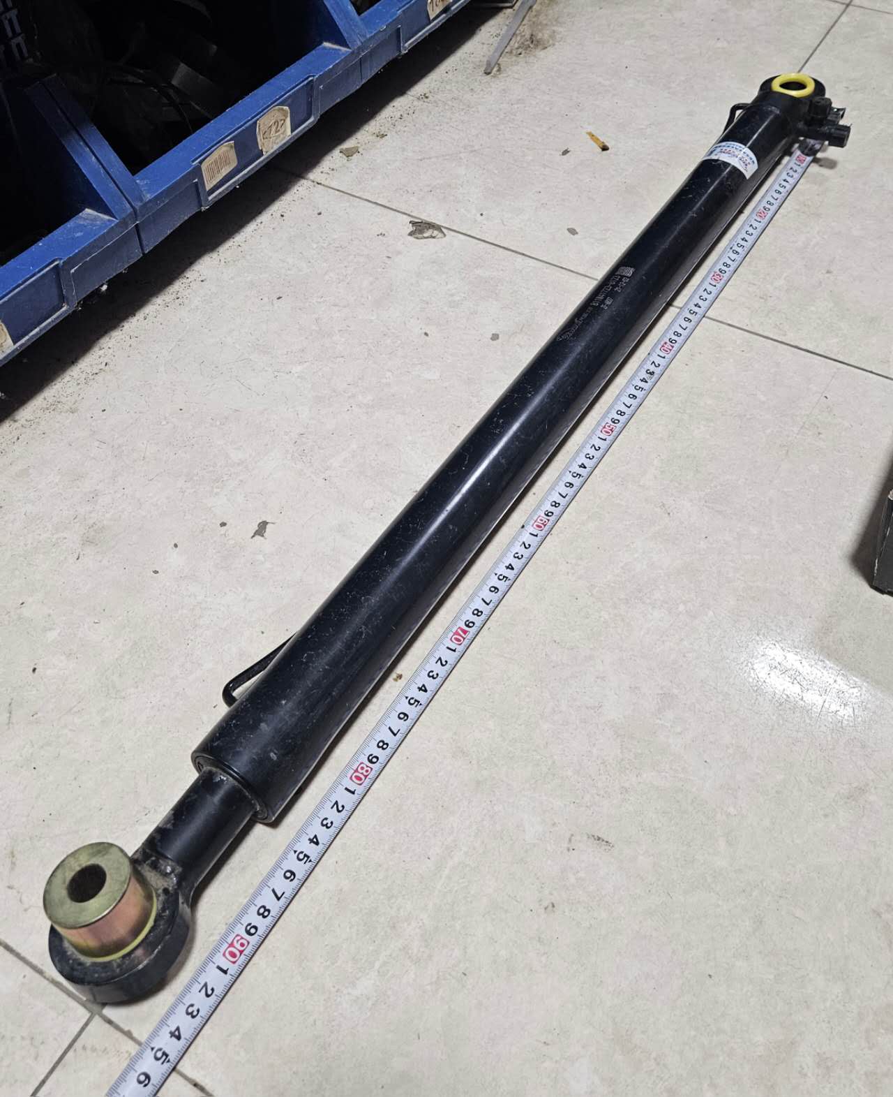 картинка Гидроцилиндр подъема кабины L=950мм HOWO T5G 811W41723-6123 от магазина Dulan.tj