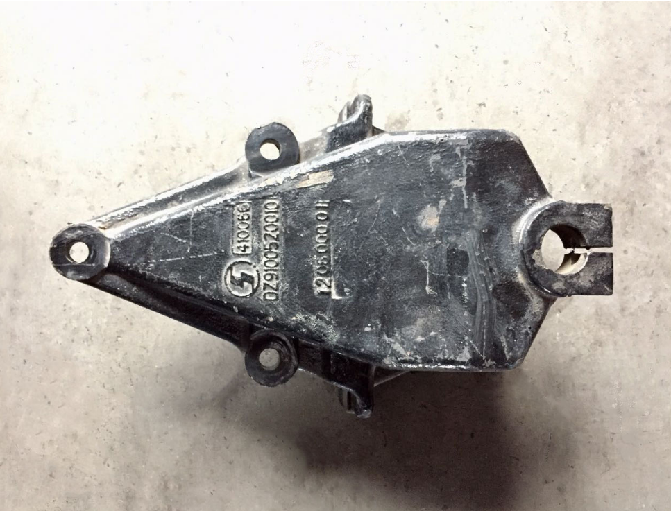 картинка Кронштейн передней рессоры передний ШАНКСИ, ШАКМАН, ДУЛАН DZ9100520010 от магазина Dulan.tj