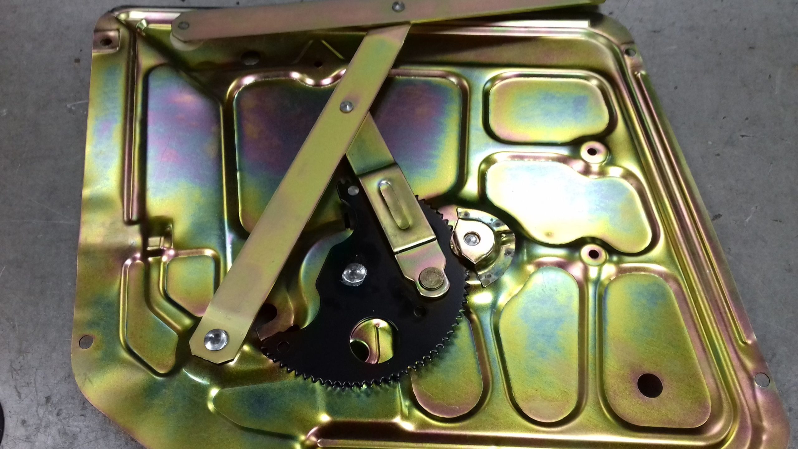 картинка Стеклоподъемник (механизм) L/R HOWO (ХОВО) WG61642330003/WG61642330004 от магазина Dulan.tj