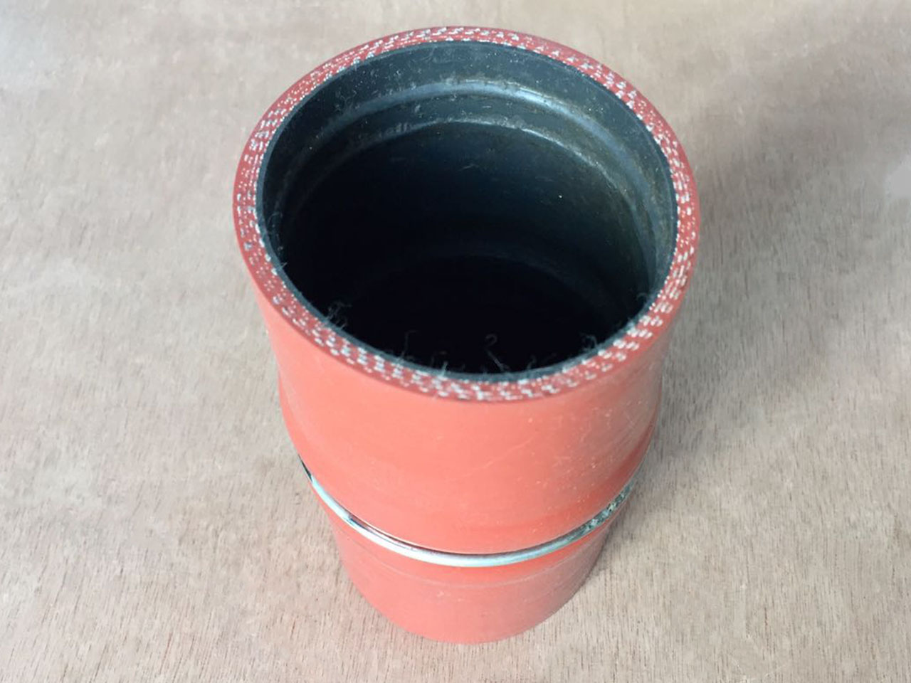 картинка Патрубок радиатора верхний 80х70х120 ШАНКСИ, ШАКМАН, ДУЛАН DZ93259535332 от магазина Dulan.tj