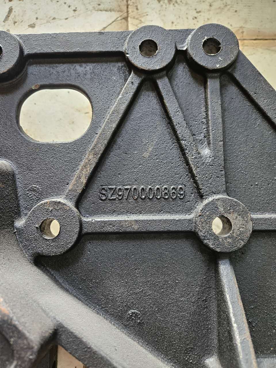 картинка Кронштейн передний рессоры SHACMAN X3000 SZ970000869  от магазина Dulan.tj