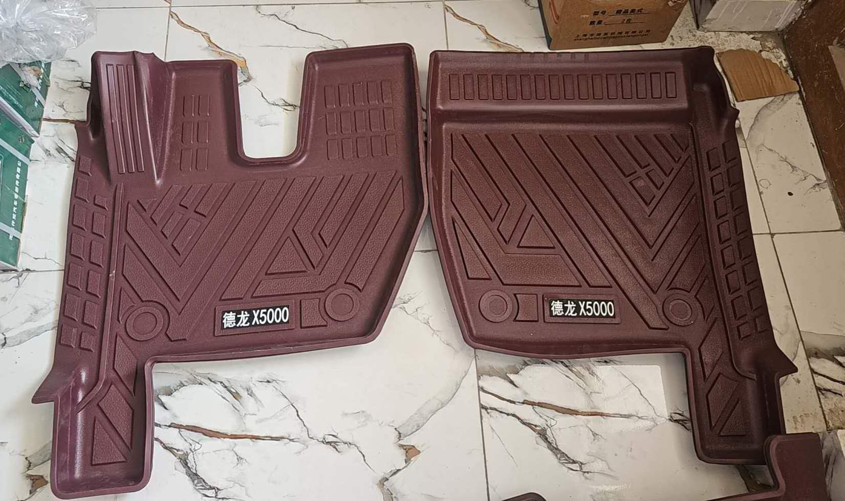 картинка Коврики в салон (полик) SHACMAN X3000, Х5000 компл. 2 шт. от магазина Dulan.tj