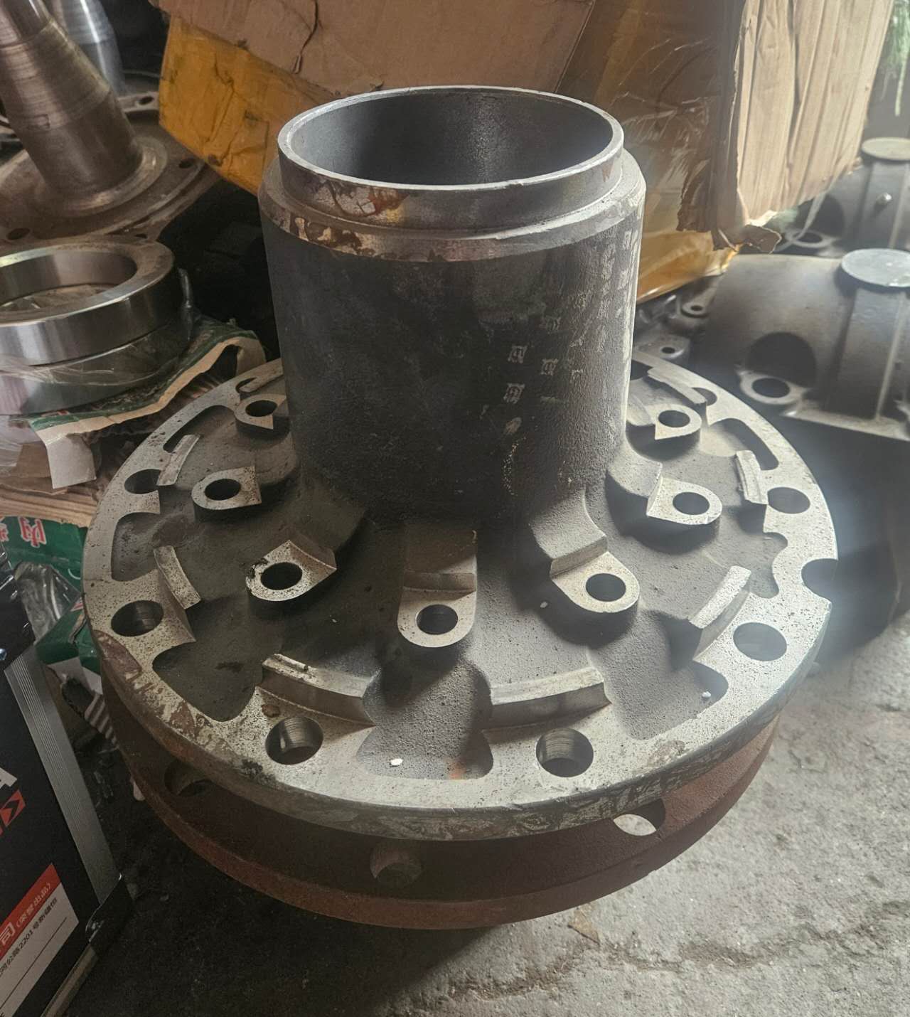 картинка Ступица передний SHACMAN F3000 HD90009410189  от магазина Dulan.tj