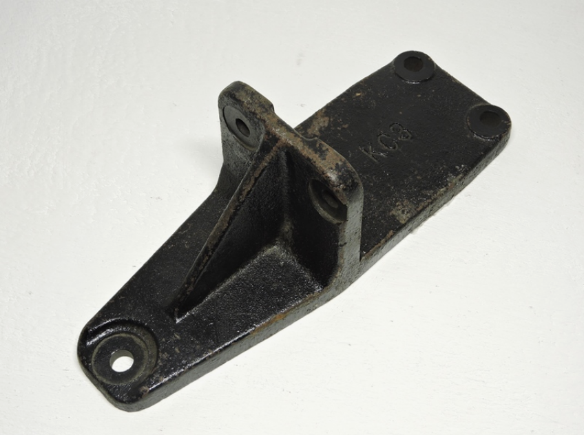 картинка Кронштейн крепления двигателя задний ШАНКСИ, ШАКМАН, ДУЛАН DZ9114598693 от магазина Dulan.tj