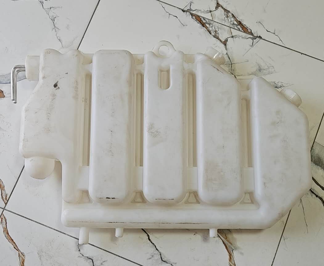 картинка Бачок расширительный HOWO WG9112530333 от магазина Dulan.tj