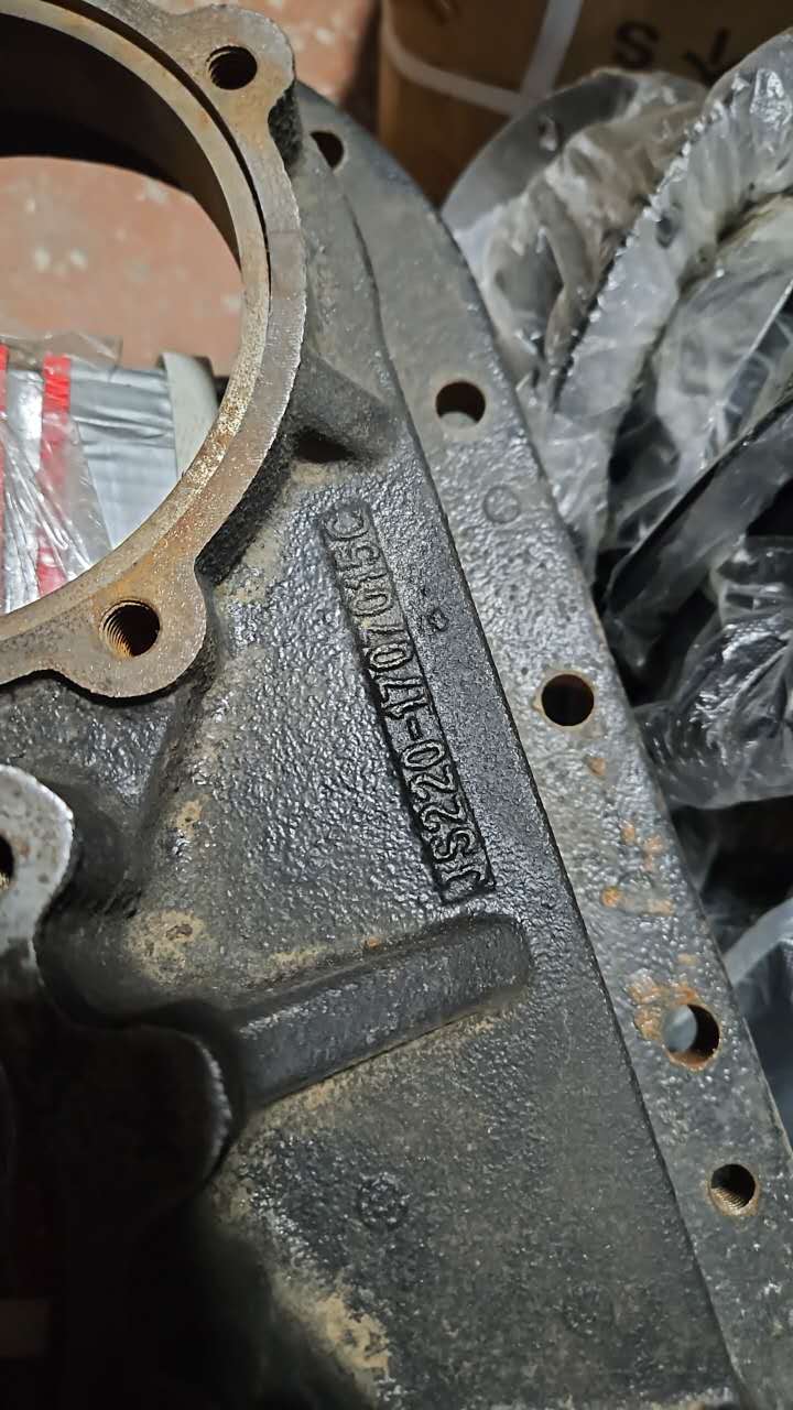 картинка Крышка задняя КПП JS220-1707015С от магазина Dulan.tj