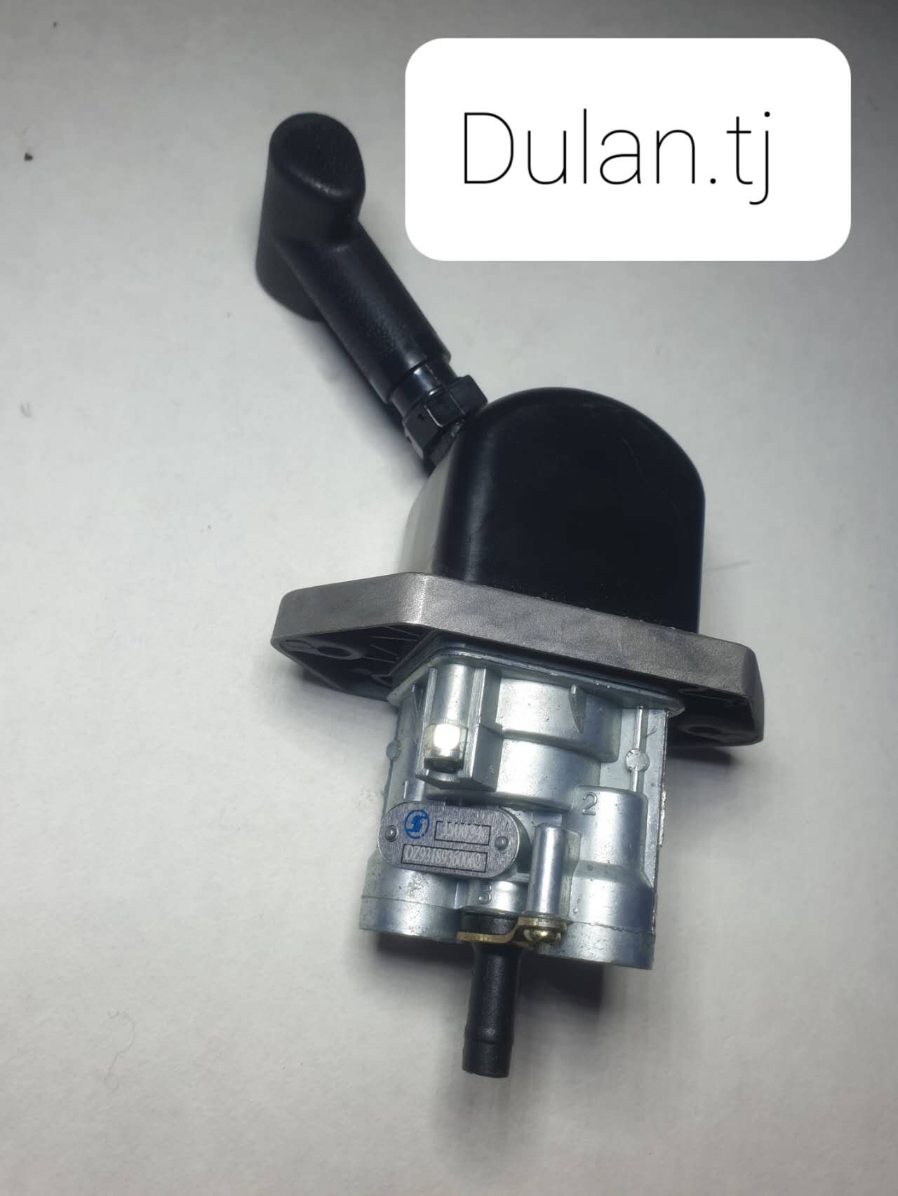 картинка Кран ручного тормоза прицепа F3000 DZ93189360062 от магазина Dulan.tj