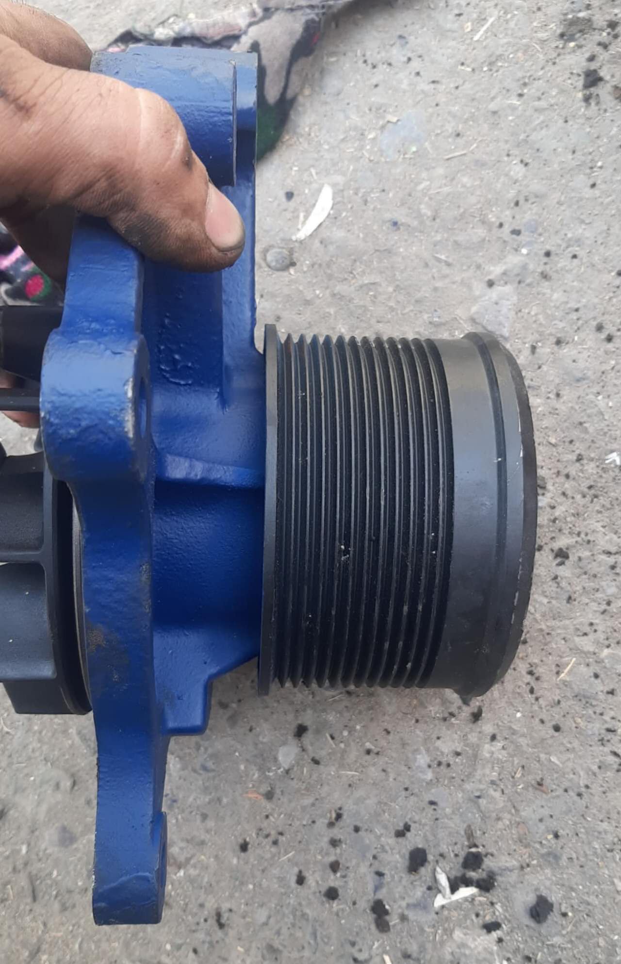 картинка Насос водяной WP12, WP13 SHACMAN (12РК) 1000873618 от магазина Dulan.tj