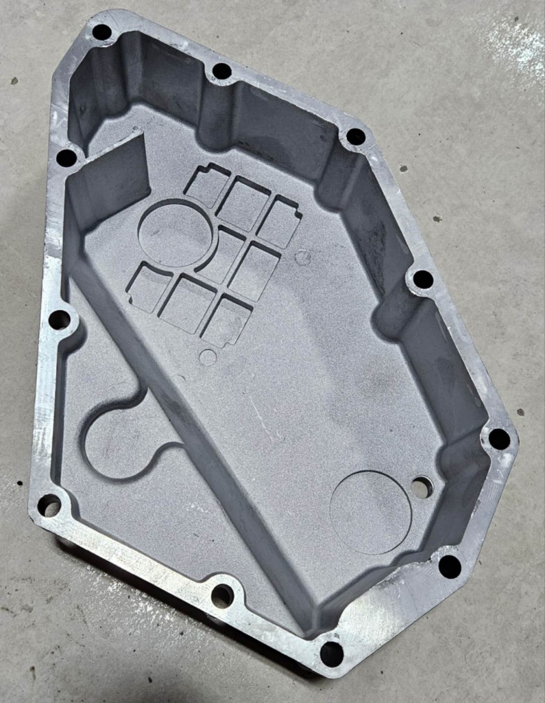 картинка Крышка теплообменника WD618 SHACMAN 61800010112 от магазина Dulan.tj