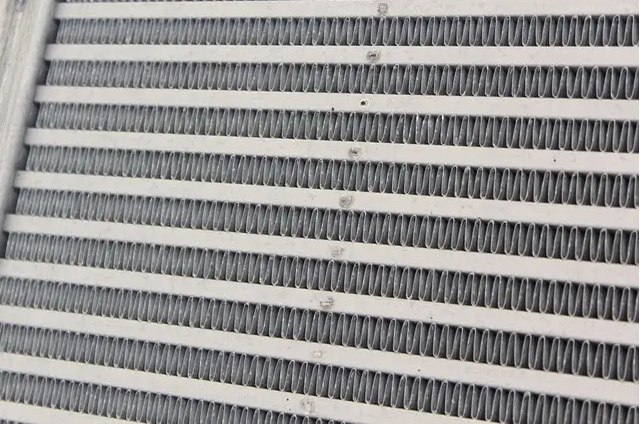 картинка Радиатор интеркулера Sinotruk, Howo, Хово 770мм х 1010мм WG9725530130 от магазина Dulan.tj