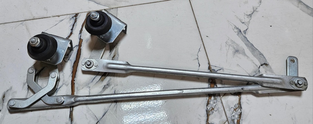 картинка Механизм стеклоочистителя в сборе (трапеция) HOWO WG1642740009 от магазина Dulan.tj