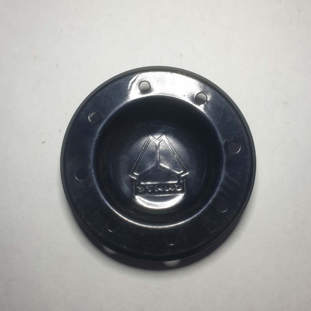 картинка Крышка передней ступицы 8-отв Sinotruk, Howo, Хово 1880410043 от магазина Dulan.tj