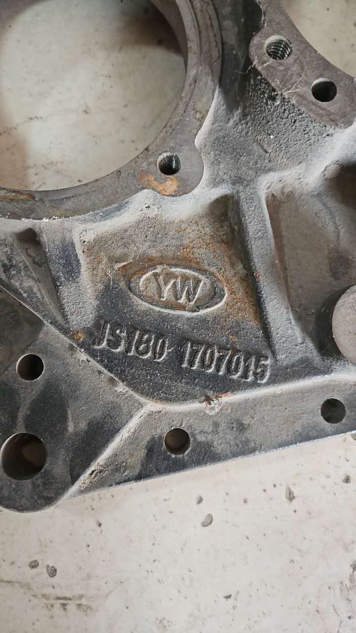 картинка Крышка задняя КПП JS180-1707015 от магазина Dulan.tj