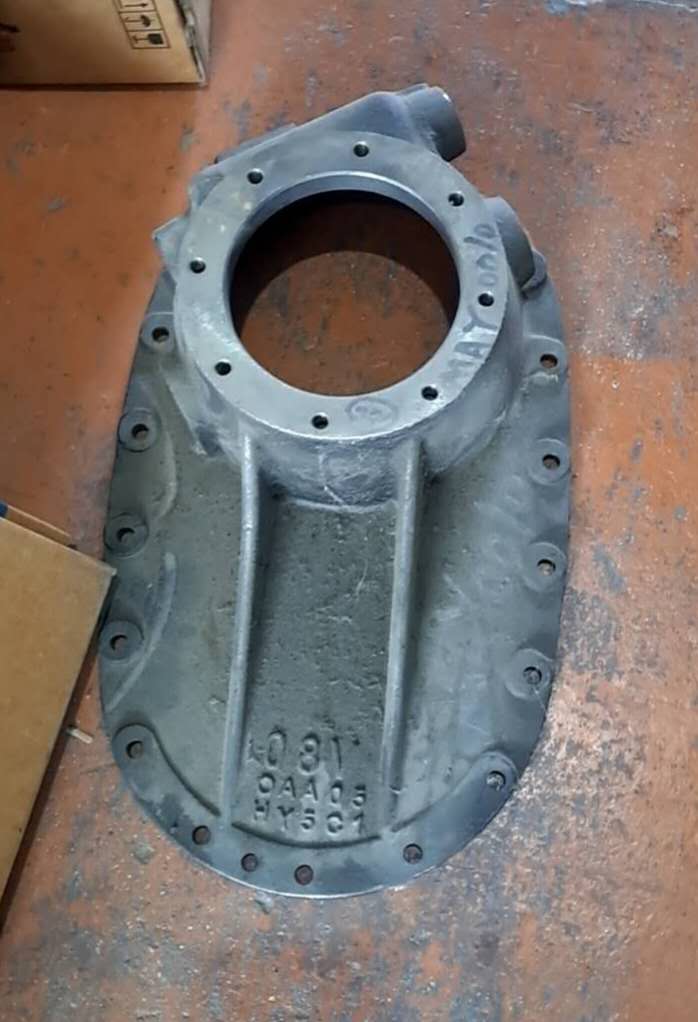 картинка Крышка редуктора среднего моста НOWO 08V AZ9231320264 от магазина Dulan.tj